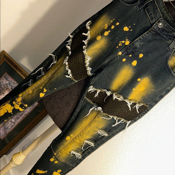 Edgy Yellow Splatter Skinny Jeans - Picture 4 of 5